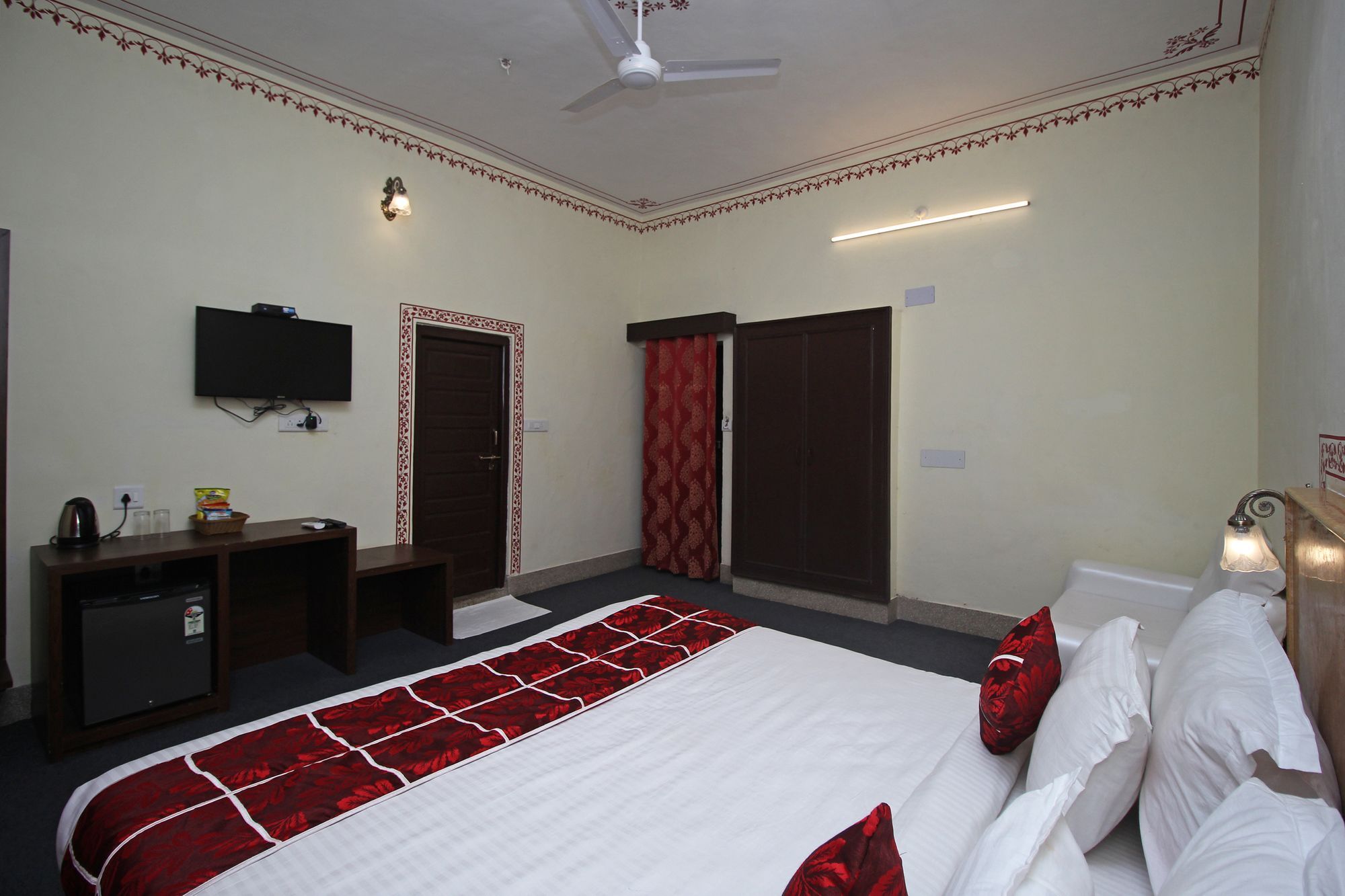 Oyo 9161 Hotel Janak Vilas 우다이푸르 외부 사진